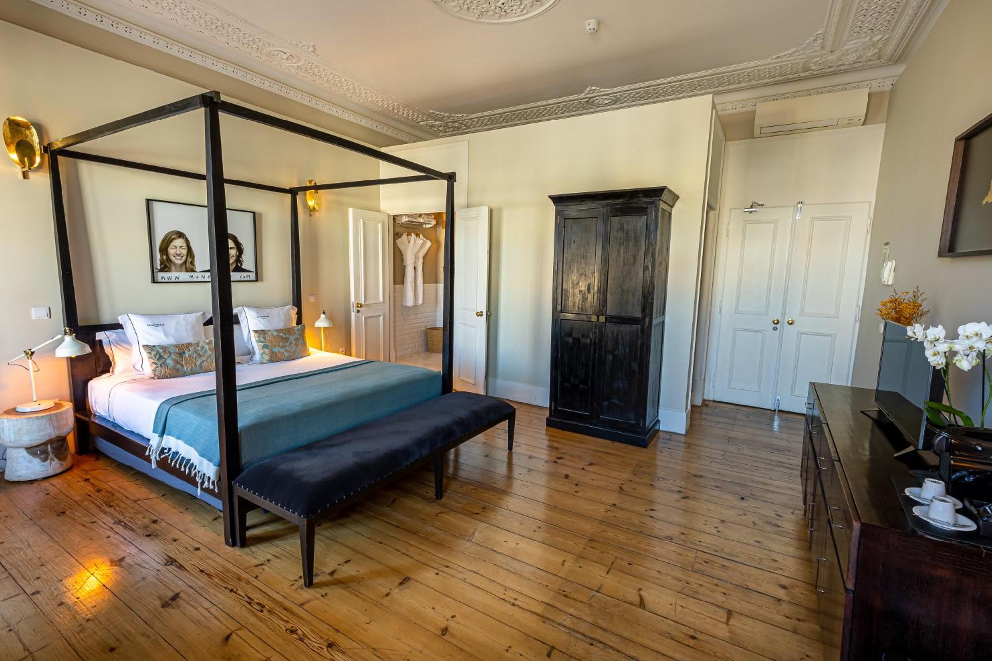 Le Consulat Hotel 4*